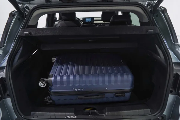 Jeep E-Avenger (2024) — foto 8 van 74