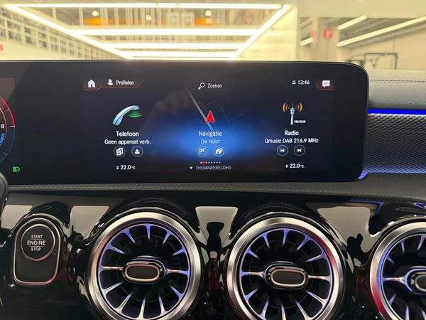 Mercedes-Benz CLA-250 (2023) — foto 14 van 31