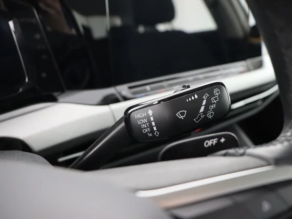 VOLKSWAGEN Golf (2024) — foto 15 van 27