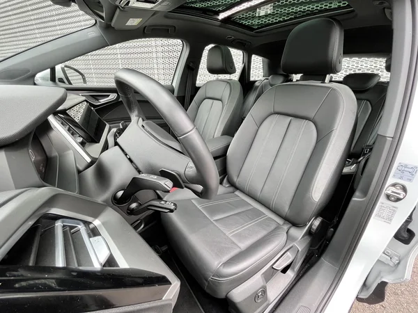 AUDI Q4 e-tron (2021) — foto 7 van 24