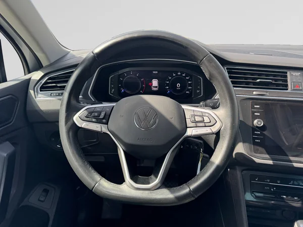 VOLKSWAGEN Tiguan (2022) — foto 23 van 23