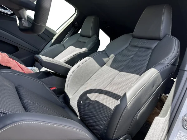 AUDI Q4 e-tron (2023) — foto 8 van 19