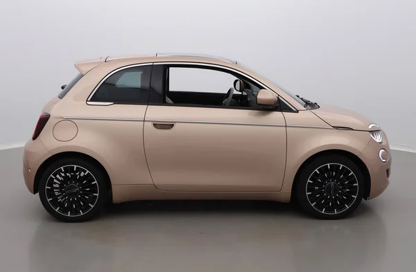 Fiat E-500 (2022) — foto 32 van 35