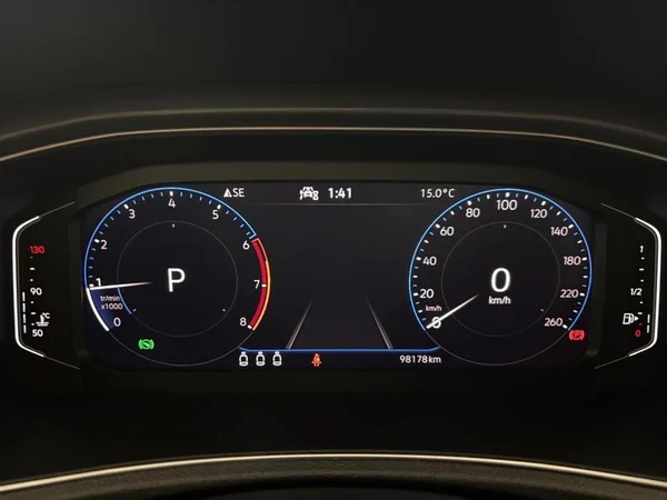 VOLKSWAGEN T-Roc (2021) — foto 6 van 26