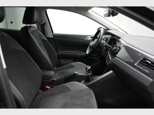 VOLKSWAGEN Taigo (2022) — foto 24 van 26