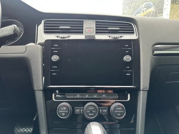 VOLKSWAGEN Golf VII (2018) — foto 7 van 24