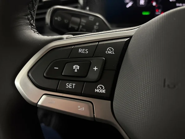 VOLKSWAGEN Tiguan (2026) — foto 3 van 14