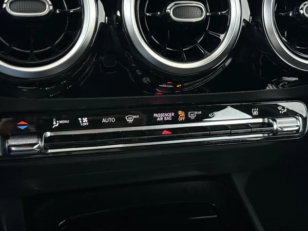 MERCEDES GLA 250 (2022) — foto 17 van 31
