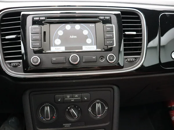 Volkswagen Beetle (2014) — foto 9 van 28