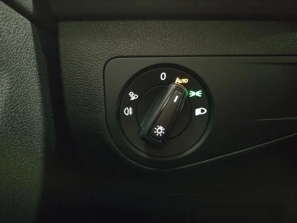 VOLKSWAGEN Tiguan Dsl (2021) — foto 18 van 32