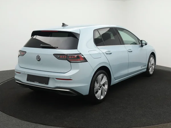 VOLKSWAGEN Golf VIII (2025) — foto 12 van 27