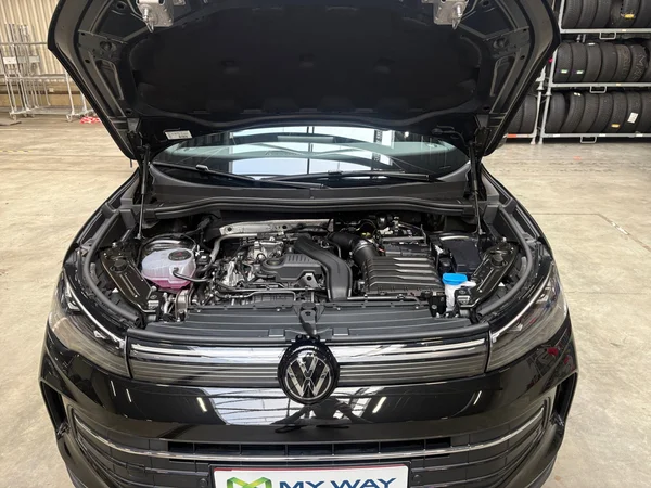 VOLKSWAGEN Tiguan (2026) — foto 13 van 15
