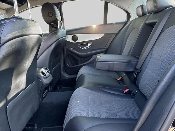 Mercedes-Benz C-Klasse (2020) — foto 6 van 17