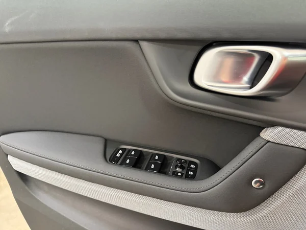 Polestar 2 (2024) — foto 10 van 30