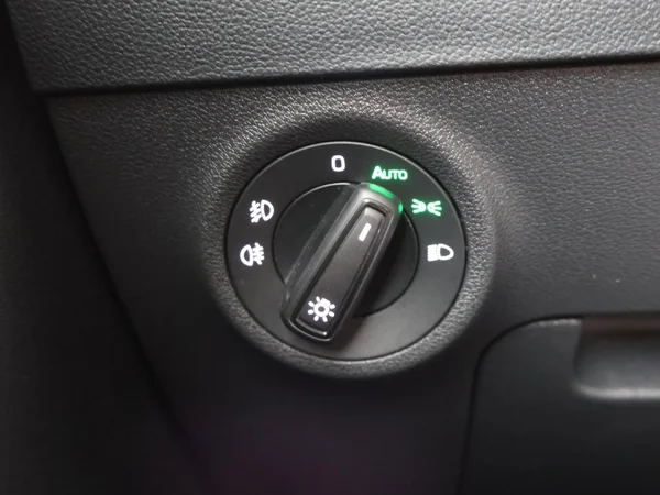 SKODA Karoq (2023) — foto 9 van 29