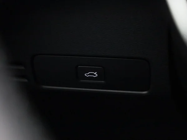 Volvo XC40 (2023) — foto 16 van 41