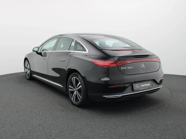 Mercedes-Benz EQE (2025) — foto 12 van 24