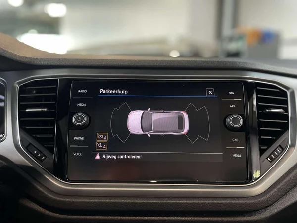 Volkswagen T-Roc Cabriolet (2021) — foto 3 van 18
