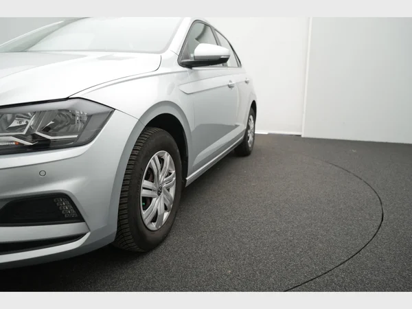 VOLKSWAGEN Polo (2021) — foto 3 van 22