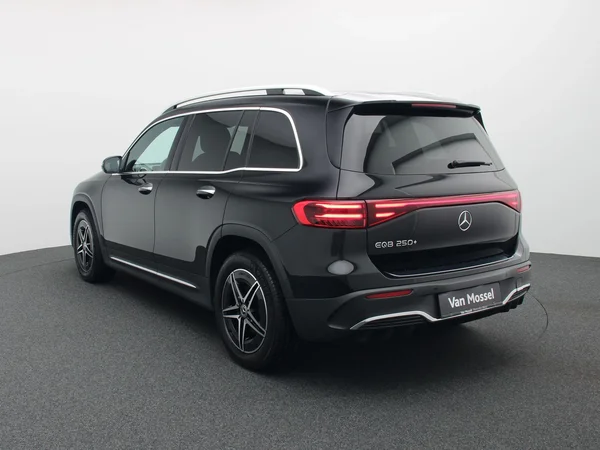 Mercedes-Benz EQB (2026) — foto 12 van 33