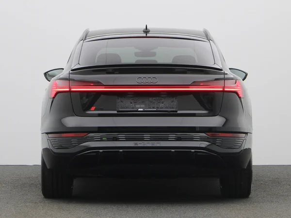 AUDI Q8 e-tron Sportback (2025) — foto 17 van 24