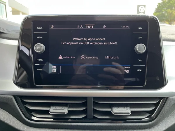 VOLKSWAGEN T-Roc (2023) — foto 4 van 20