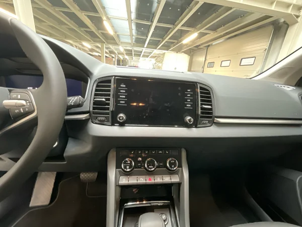 SKODA Karoq (2025) — foto 8 van 24