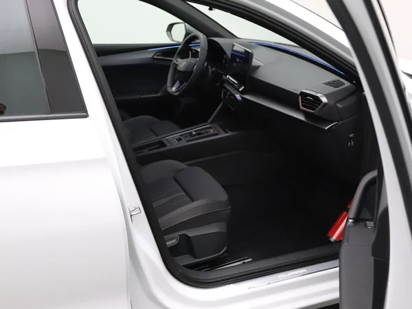 CUPRA Leon ST (2025) — foto 10 van 25