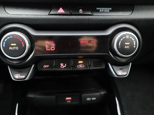 Kia Stonic (2021) — foto 13 van 39