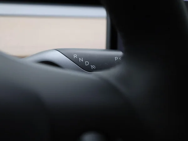 Tesla Model Y (2023) — foto 18 van 41