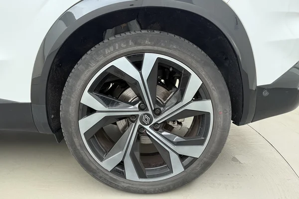 Renault Austral E-Tech (HEV) (2025) — foto 16 van 19