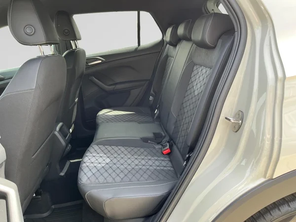 VOLKSWAGEN T-Cross (2024) — foto 6 van 22