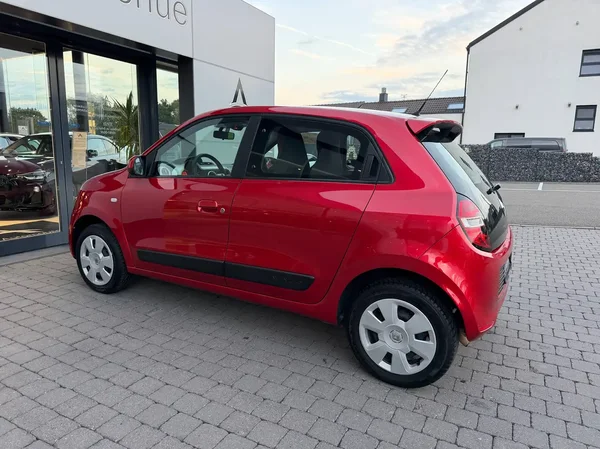 Renault Twingo (2015) — foto 9 van 18