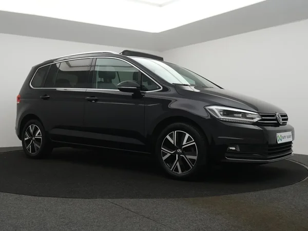 Volkswagen Touran (2021) — foto 27 van 28