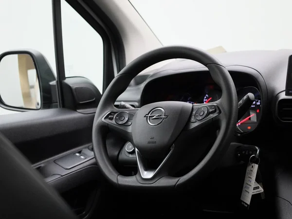 Opel Combo Life (2022) — foto 24 van 35