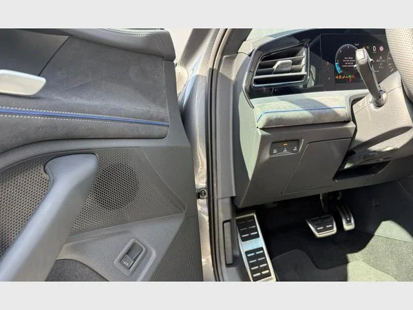VOLKSWAGEN Passat Variant (2026) — foto 2 van 29