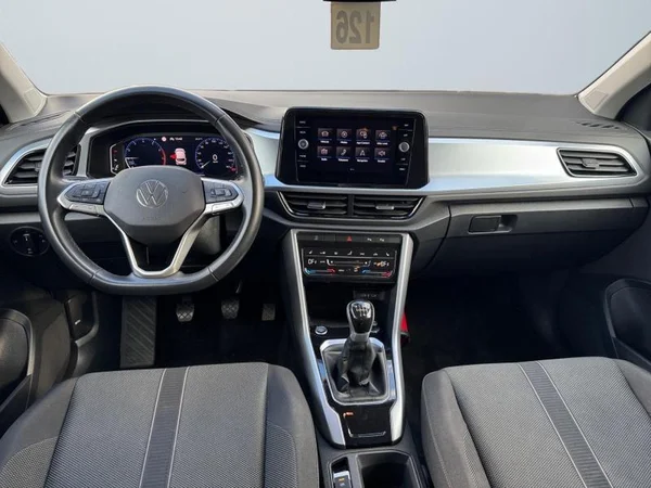 VOLKSWAGEN T-Roc (2024) — foto 8 van 28