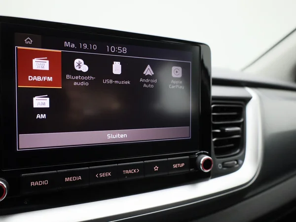 Kia Stonic (2022) — foto 15 van 37