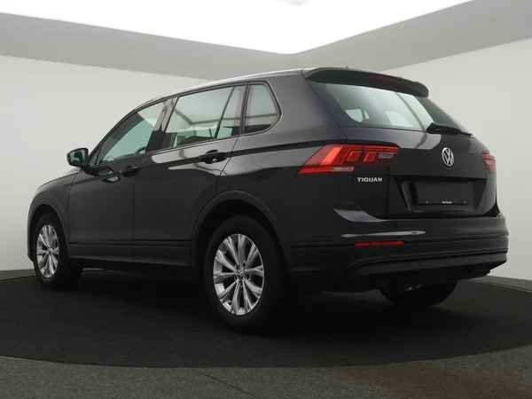 VOLKSWAGEN Tiguan (2019) — foto 21 van 25