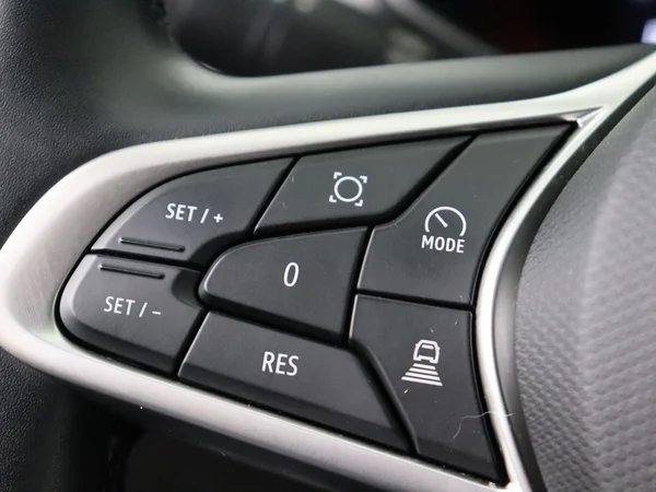 RENAULT Arkana (2024) — foto 9 van 28