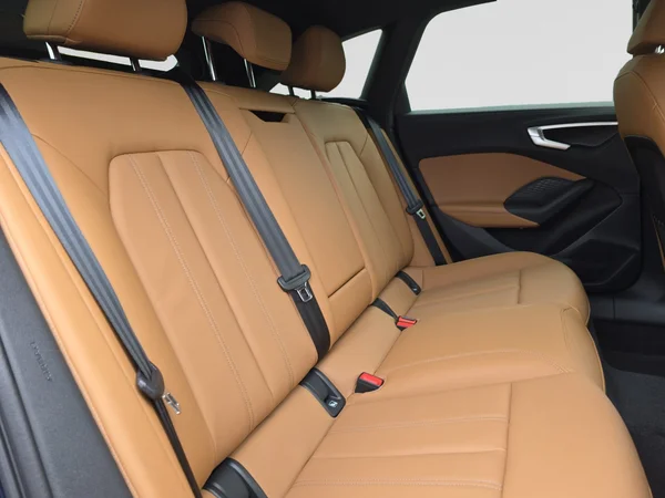 AUDI A5 Avant e-hybrid (PHEV) (2025) — foto 7 van 16