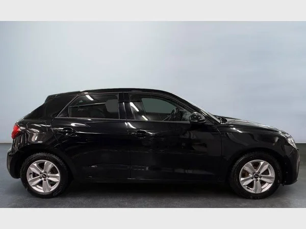 Audi A1 Sportback (2021) — foto 18 van 24