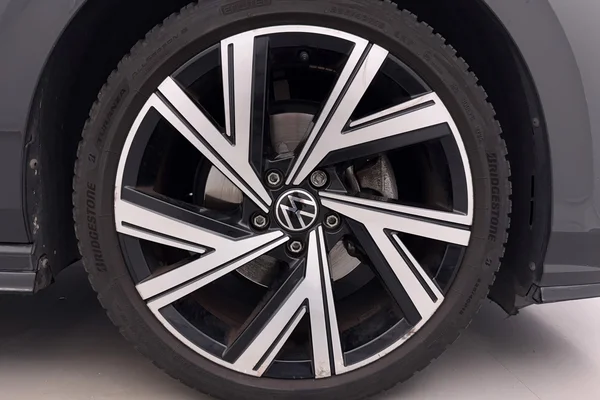Volkswagen Golf VIII SW (2022) — foto 21 van 29