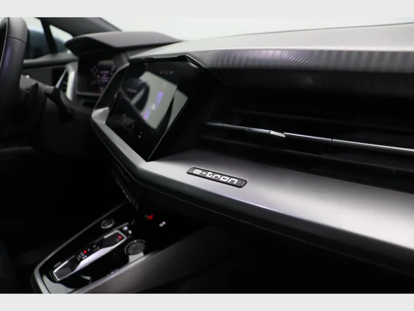 AUDI Q4 e-tron (2021) — foto 7 van 31