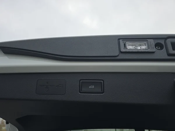 VOLKSWAGEN T-Roc (2026) — foto 4 van 24