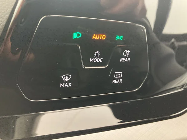VOLKSWAGEN Golf Variant VIII (2021) — foto 14 van 36