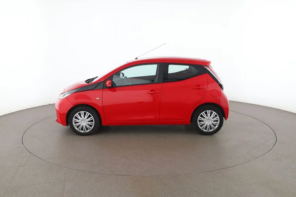 Toyota Aygo (2016) — foto 9 van 16