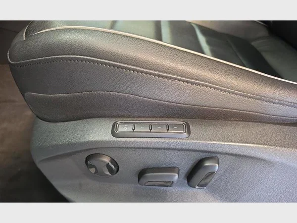 VOLKSWAGEN Tiguan (2021) — foto 21 van 34