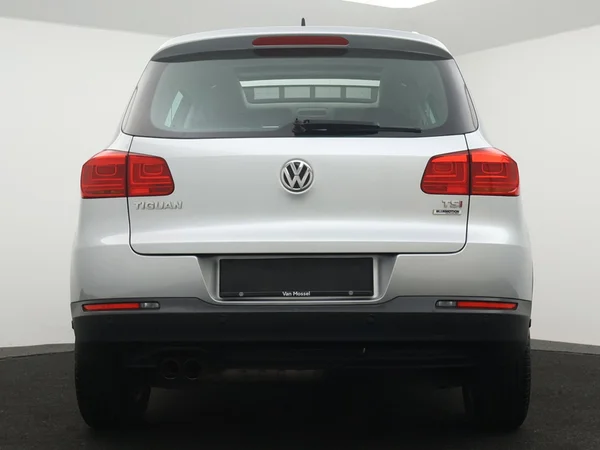 VOLKSWAGEN Tiguan (2016) — foto 20 van 25