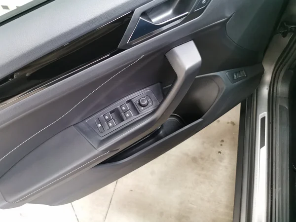 VOLKSWAGEN T-Roc (2026) — foto 5 van 15